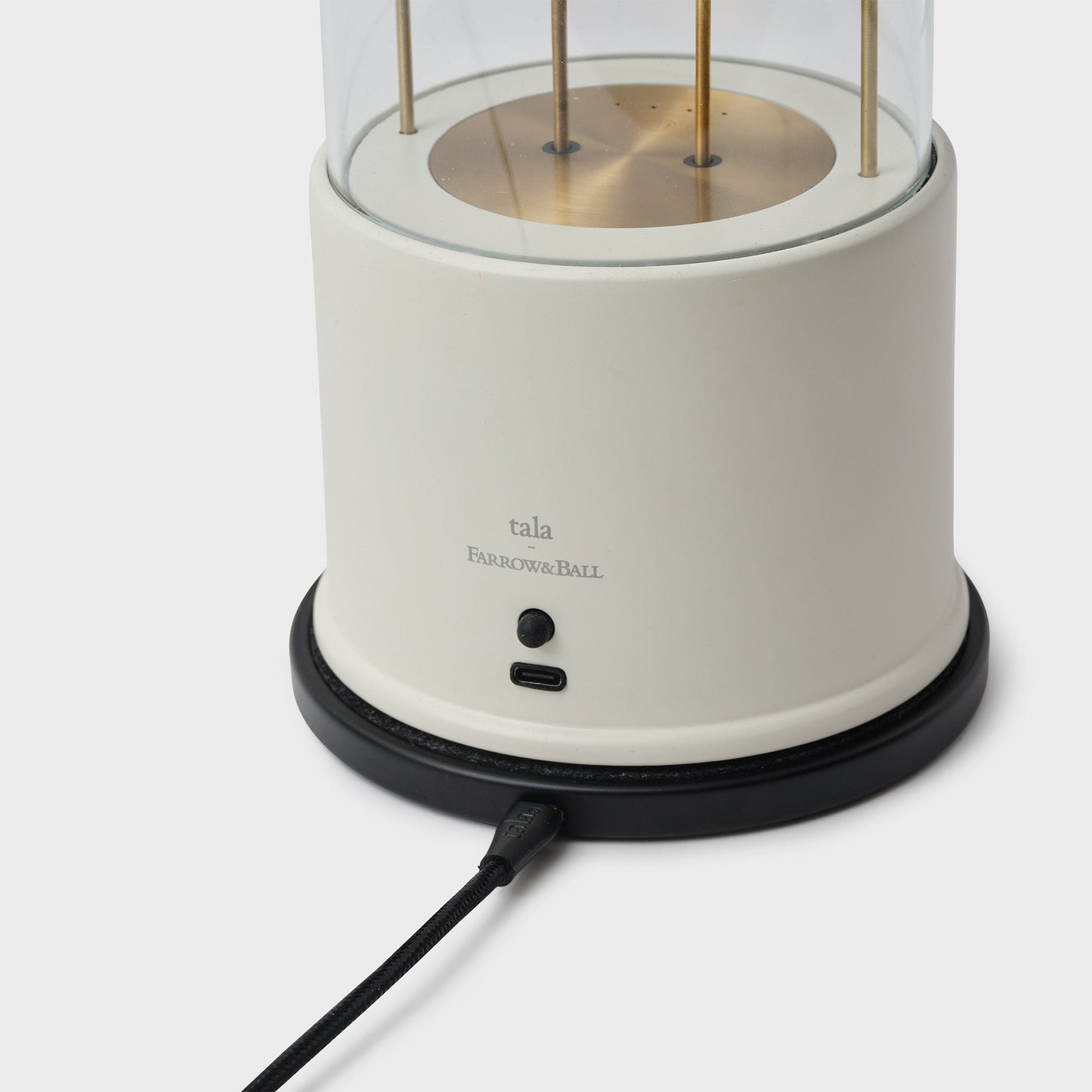 Tala. WIRELESS CHARGER Black