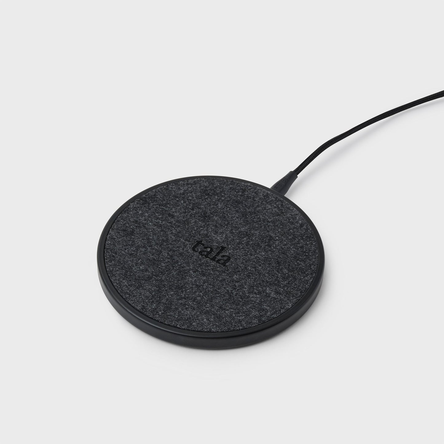 Tala. WIRELESS CHARGER Black