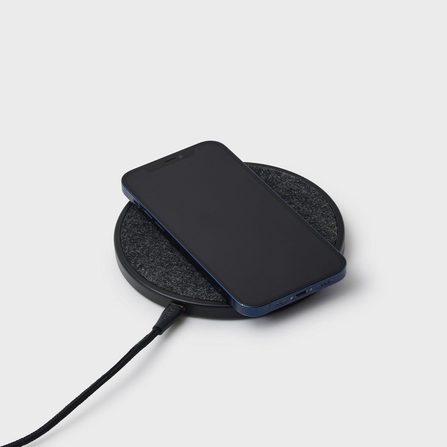 Tala. WIRELESS CHARGER Black