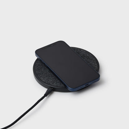 Tala. WIRELESS CHARGER Black